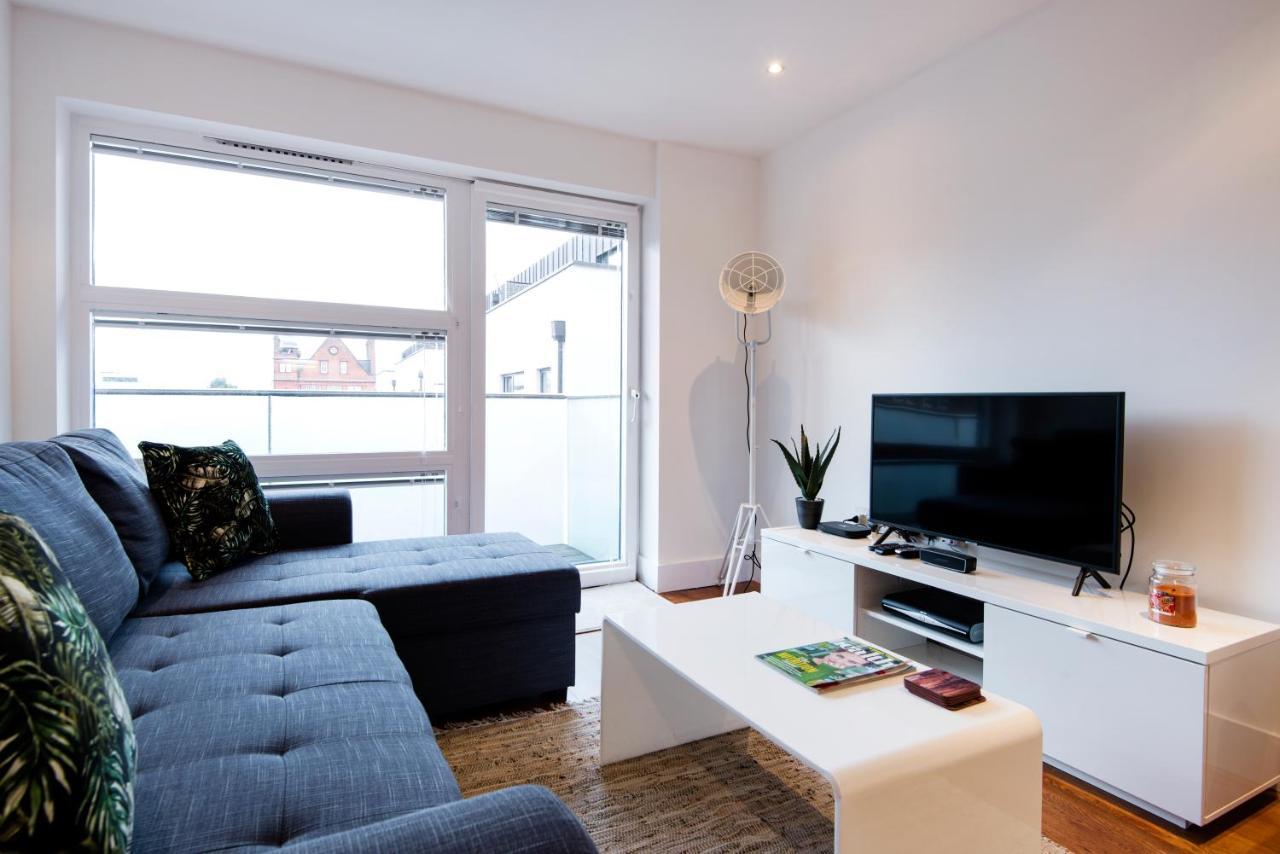 Luxury 2-Bed Flat Parking And Close To The Tube Londres Exterior foto