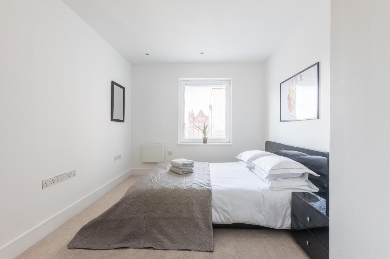 Luxury 2-Bed Flat Parking And Close To The Tube Londres Exterior foto