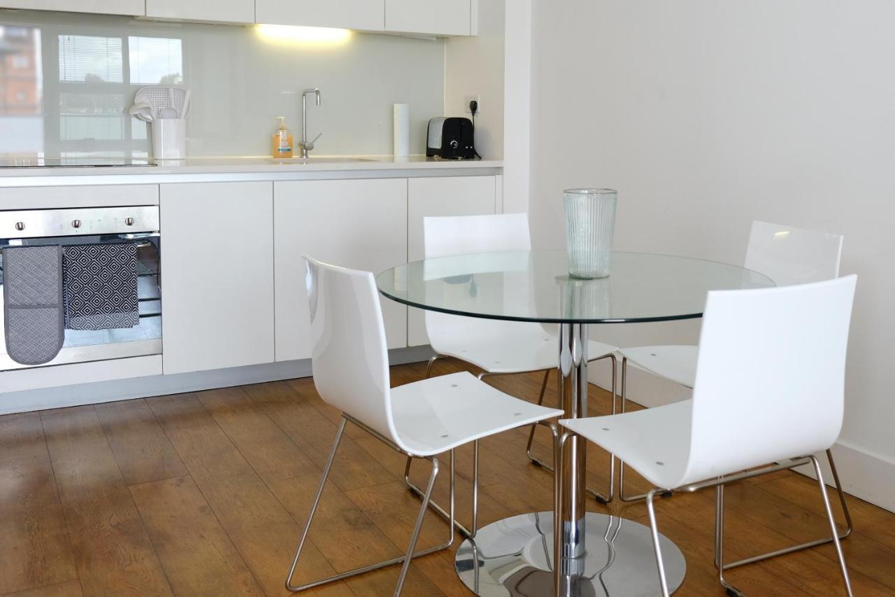 Luxury 2-Bed Flat Parking And Close To The Tube Londres Exterior foto