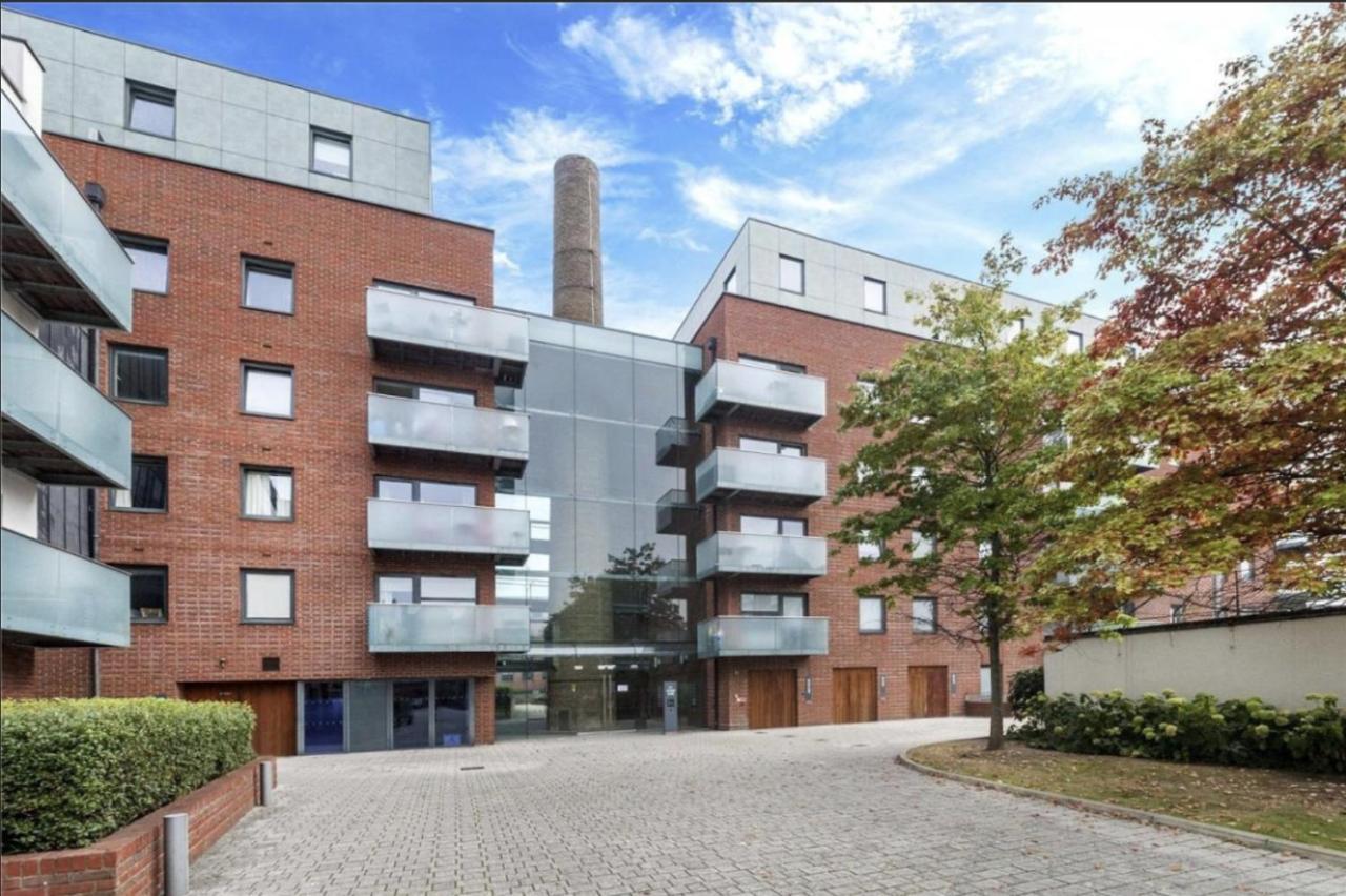 Luxury 2-Bed Flat Parking And Close To The Tube Londres Exterior foto